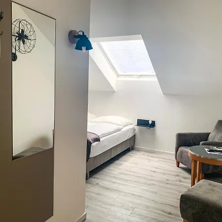 PRIMA Inn Unterkunft direkt über der Bar am Minimax-3